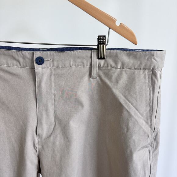 Tori Richard Shorts Mens 42 Sand 8" Inseam Performance Stretch Golf Chino UPF - Picture 2 of 9